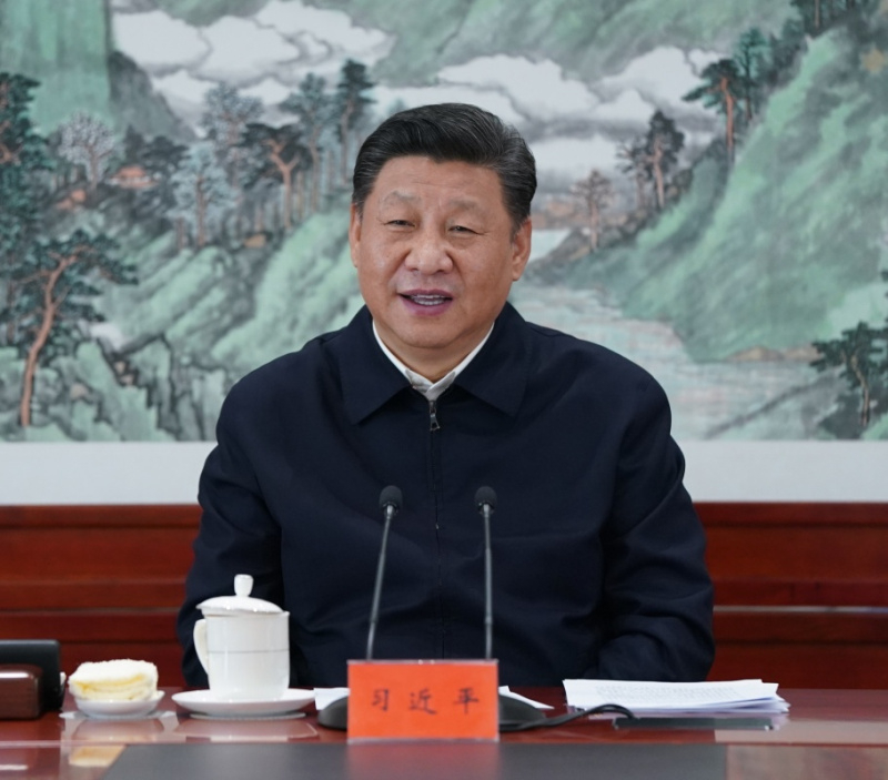 2016年2月19日，習(xí)近平總書記在中央電視臺(tái)總控中心同工作人員親切握手。