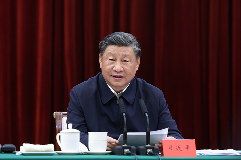 2023年10月12日下午，中共中央總書記、國家主席、中央軍委主席習(xí)近平在江西省南昌市主持召開進(jìn)一步推動長江經(jīng)濟(jì)帶高質(zhì)量發(fā)展座談會并發(fā)表重要講話。新華社記者 鞠鵬 攝